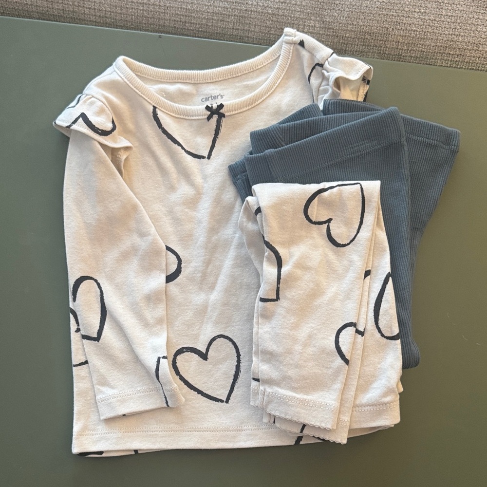 Carter's White and Black Heart Set